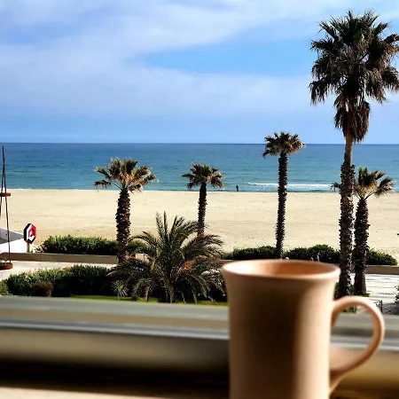 Face A La Les Pieds Dans L'eau * Canet-en-Roussillon